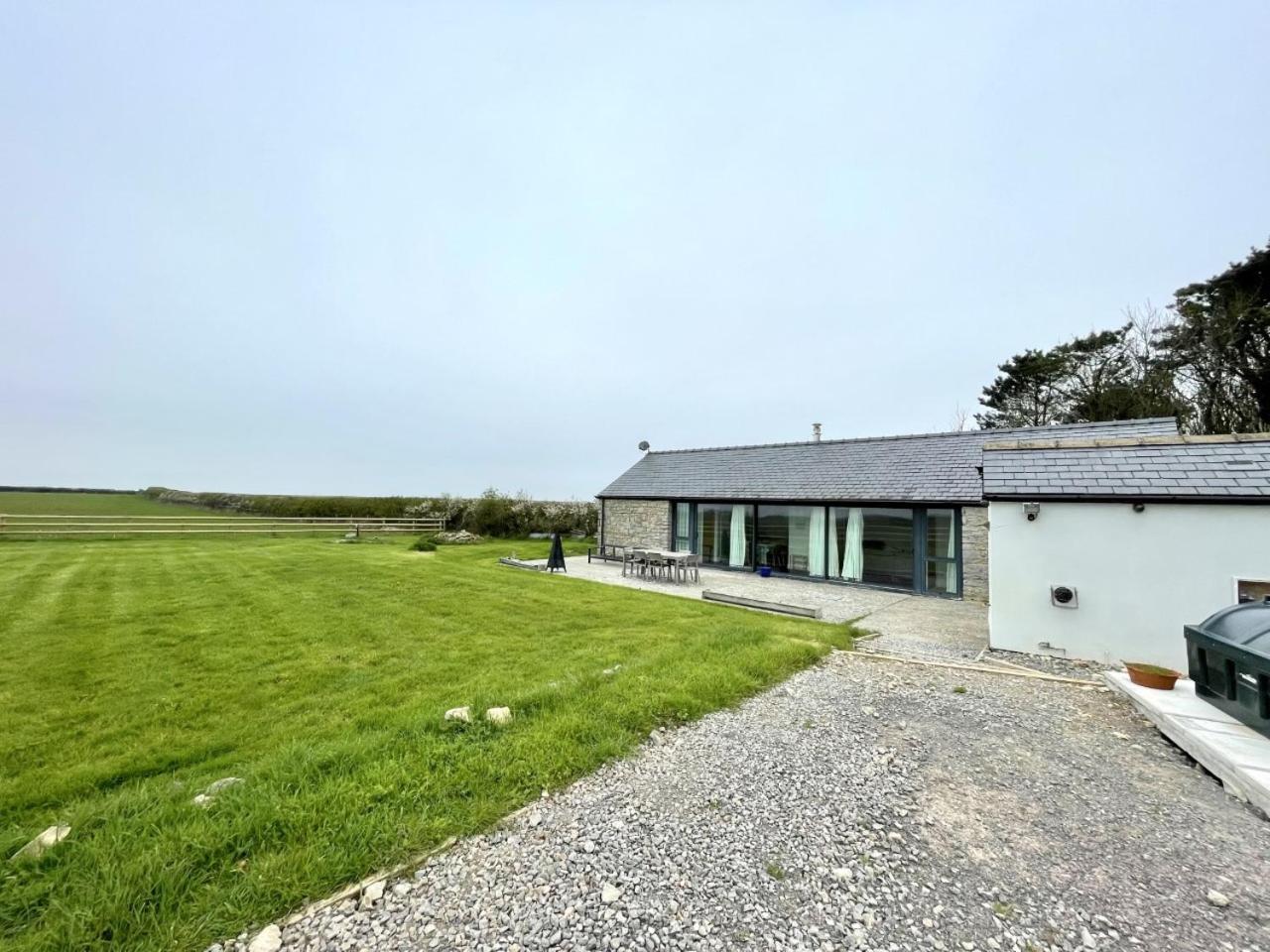 Cosy Barn With Views In Wick Vale Of Glamorgan Екстериор снимка